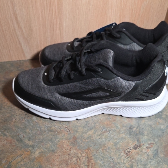 Fila Women's Black and Gray Athletic Shoes - Picture 4 of 8